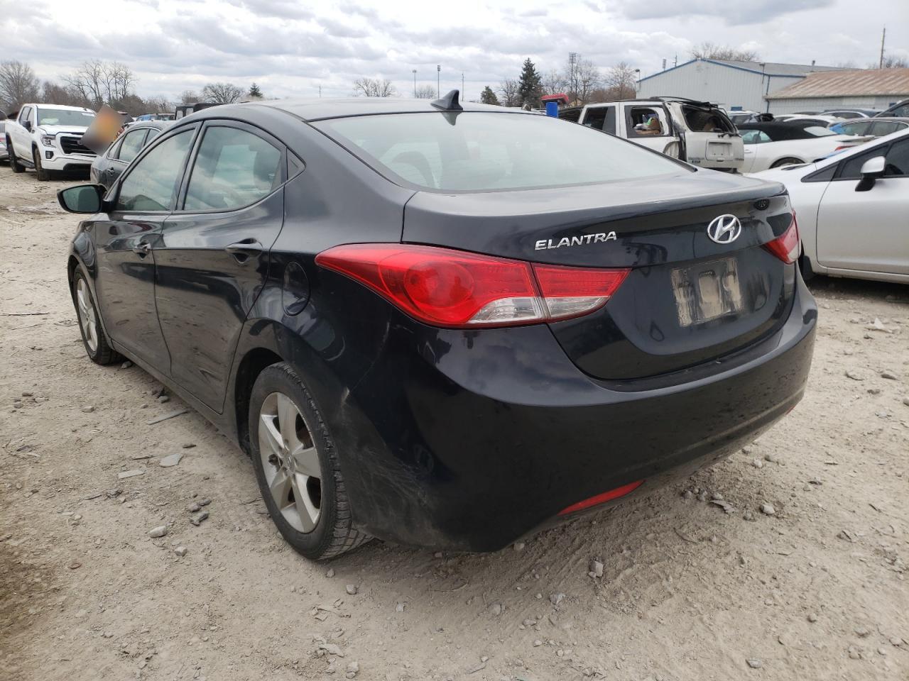 Photo 3 from auction – 2013 HYUNDAI ELANTRA GL with VIN 5NPDH4AE2DH263899
