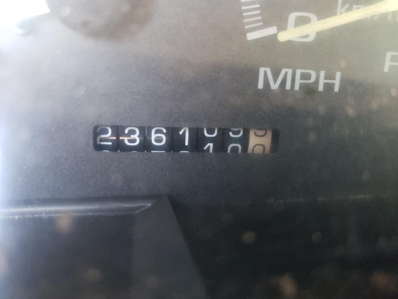 Photo 8 from auction – 1997 CHEVROLET GMT-400 C1 with VIN 1GCEC19MXVE125638
