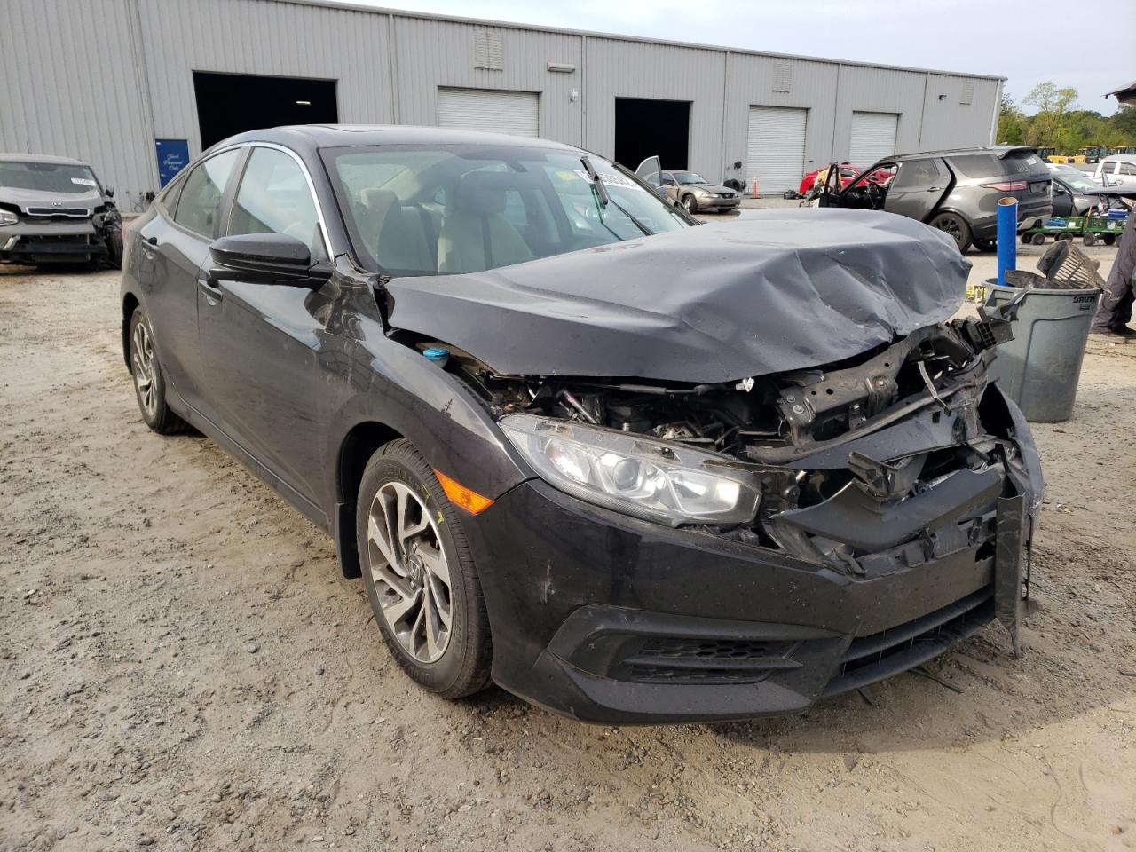 Photo 1 from auction – 2018 HONDA CIVIC EX with VIN 2HGFC2F79JH587461