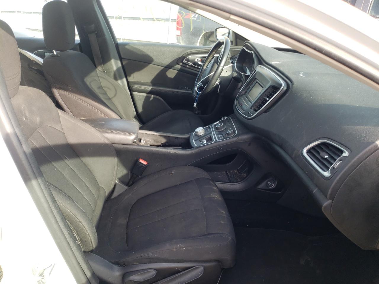 Photo 5 from auction – 2015 CHRYSLER 200 LIMITE with VIN 1C3CCCAB2FN708479