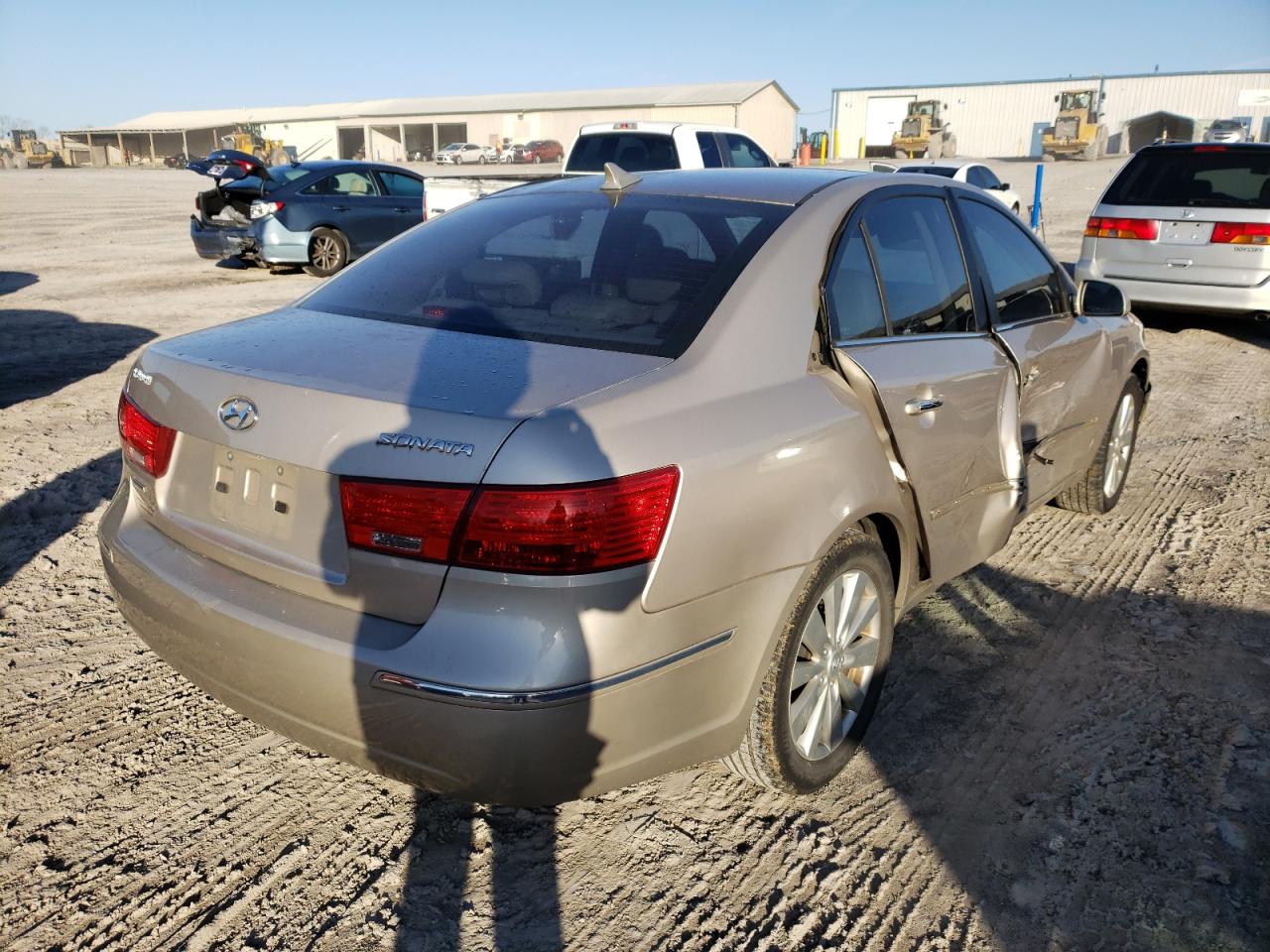 Photo 4 from auction – 2009 HYUNDAI SONATA SE with VIN 5NPEU46C79H503740