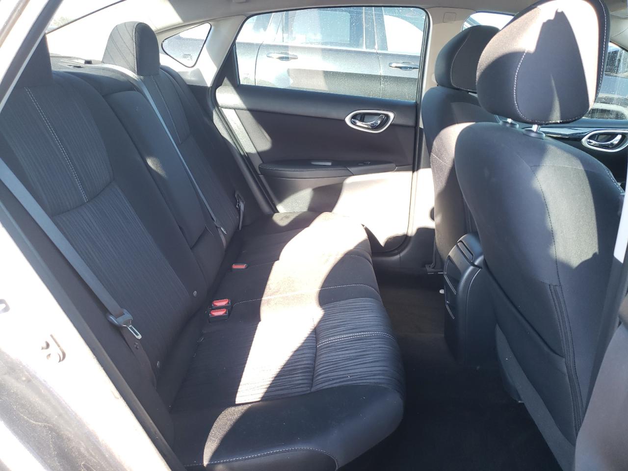 Photo 6 from auction – 2016 NISSAN SENTRA S with VIN 3N1AB7AP2GL678879