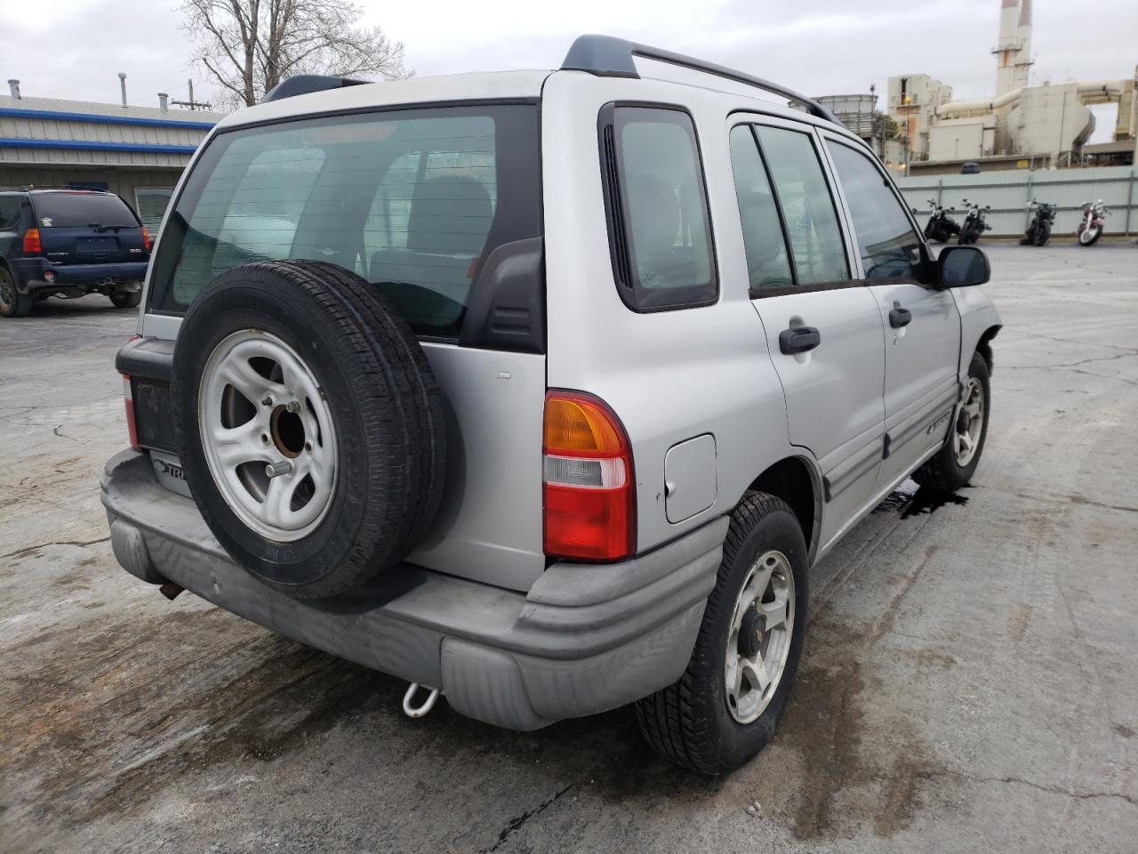Photo 4 from auction – 2001 CHEVROLET TRACKER with VIN 2CNBE13C516919356