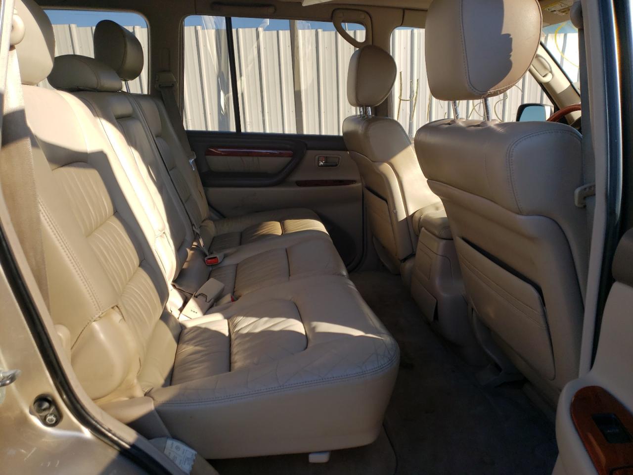 Zdjęcie 6 z aukcji – 2001 LEXUS LX 470 z VIN JTJHT00W813504114
