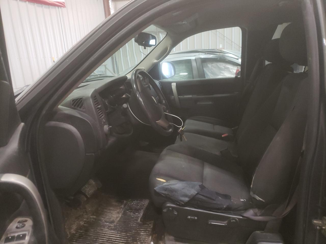 Photo 5 from auction – 2011 CHEVROLET silverado with VIN 1GCRKSE32BZ262701