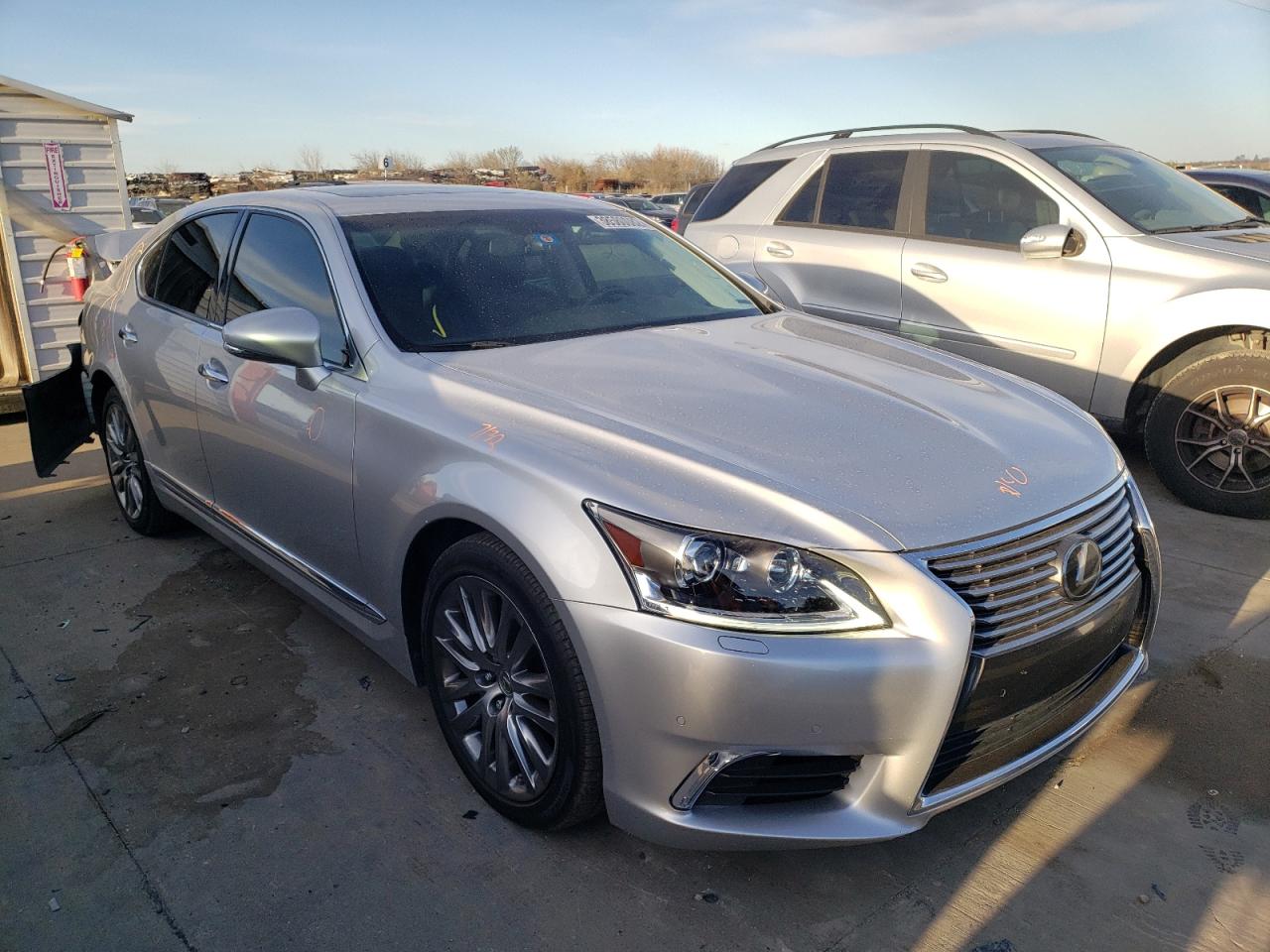 LEXUS LS 460 2017 with VIN JTHBL5EF7H5145558 - Photo from auction