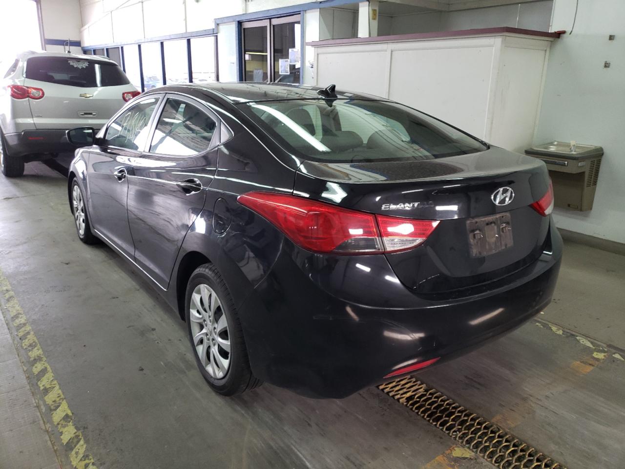 Photo 3 from auction – 2012 HYUNDAI ELANTRA GL with VIN 5NPDH4AE5CH068720