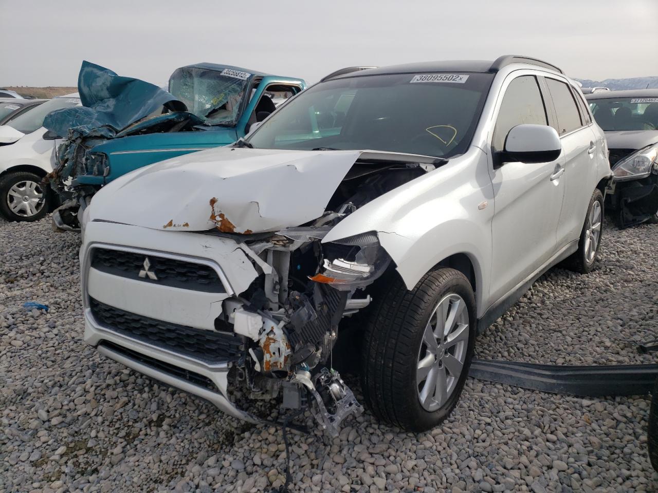 Photo 2 from auction – 2015 MITSUBISHI OUTLANDER with VIN 4A4AR4AU4FE008562