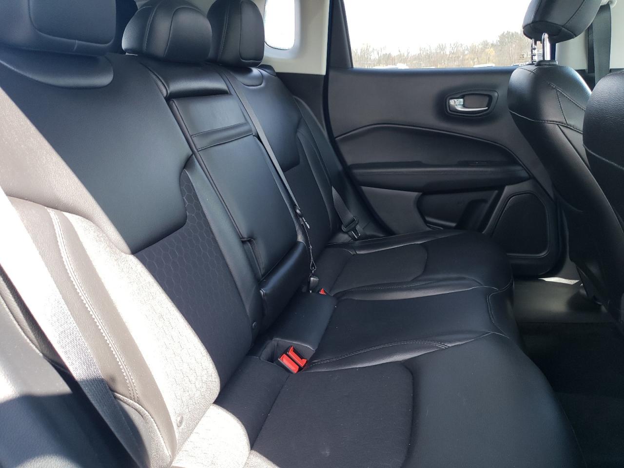 Photo 6 from auction – 2018 JEEP COMPASS LA with VIN 3C4NJDBBXJT326014