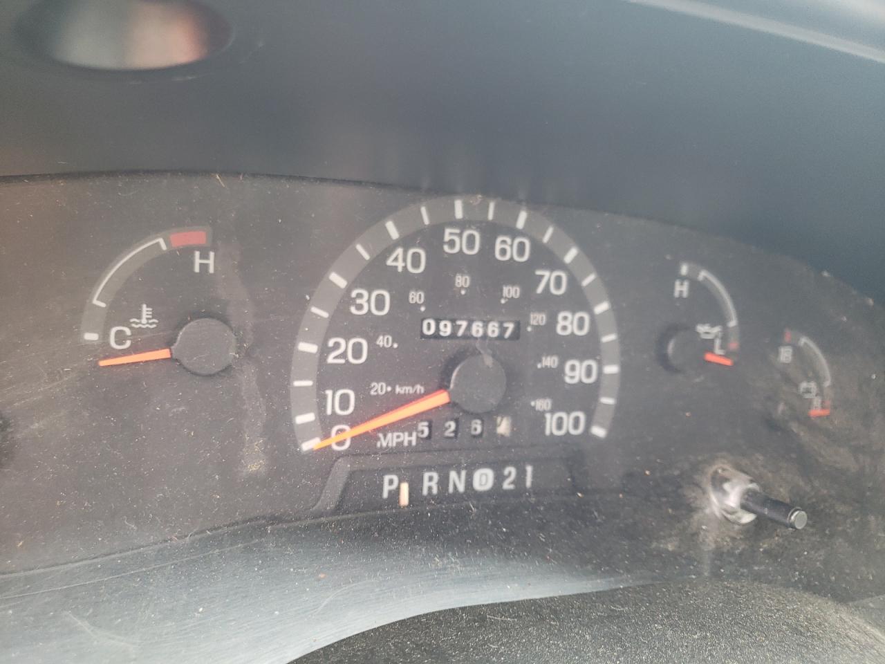 Photo 8 from auction – 2000 FORD ECONOLINE with VIN 1FBSS31S0YHB47960