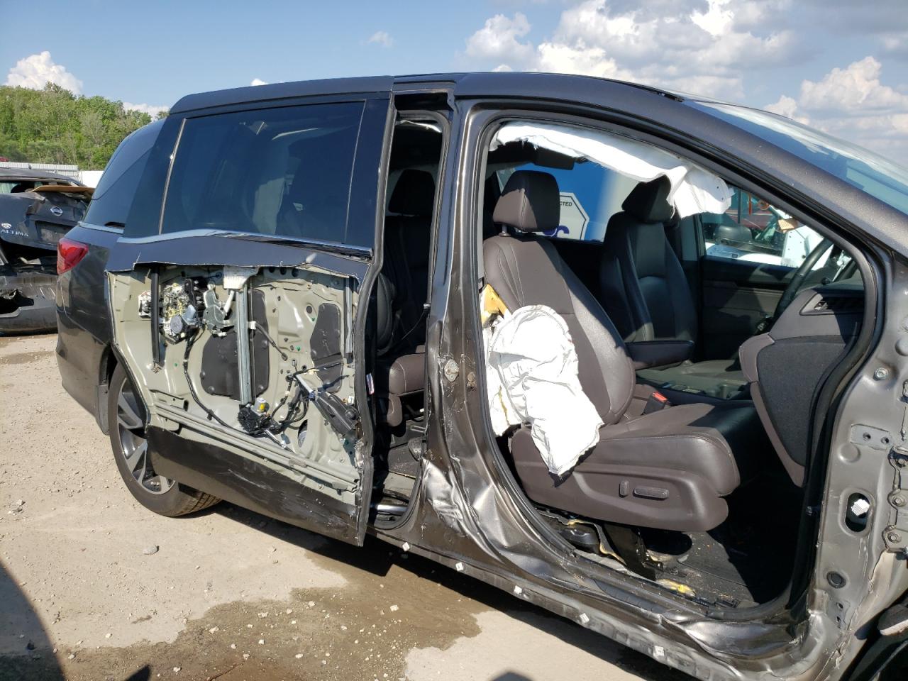 Photo 9 from auction – 2018 HONDA ODYSSEY EL with VIN 5FNRL6H96JB019014