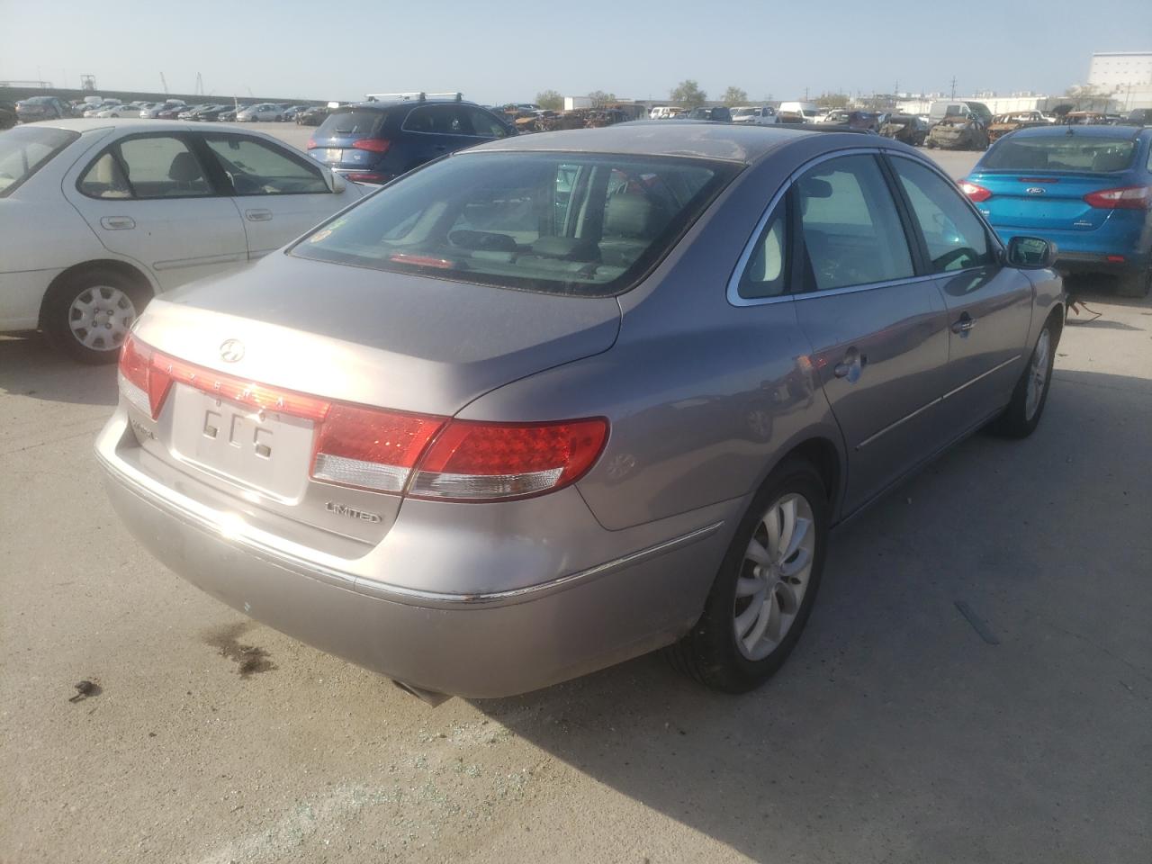 Photo 4 from auction – 2006 HYUNDAI AZERA SE with VIN KMHFC46F06A044776