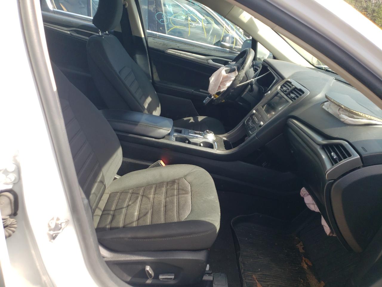 Photo 5 from auction – 2019 FORD FUSION SE with VIN 3FA6P0T98KR260025