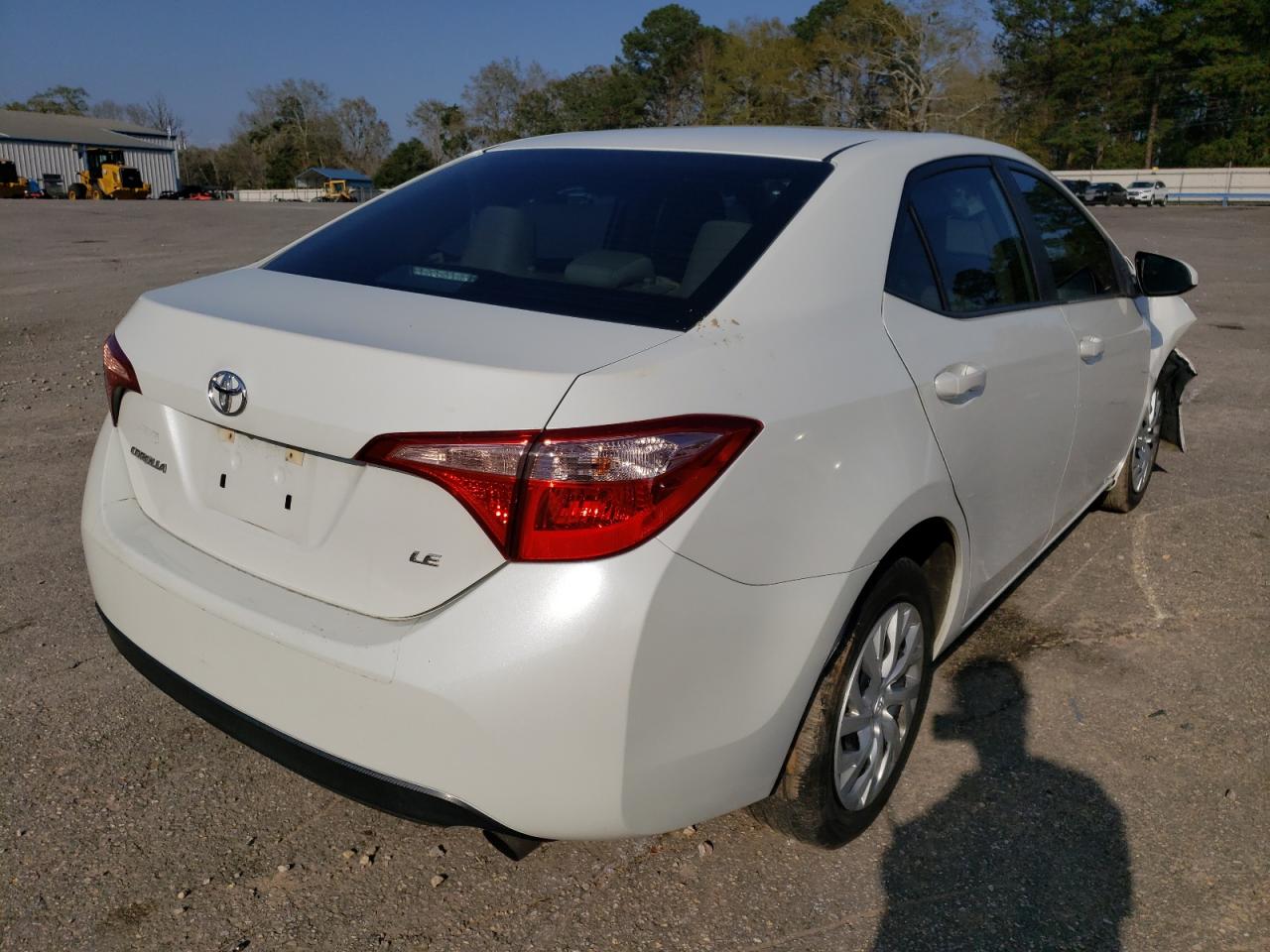 Photo 4 from auction – 2018 TOYOTA COROLLA L with VIN 5YFBURHE8JP841556