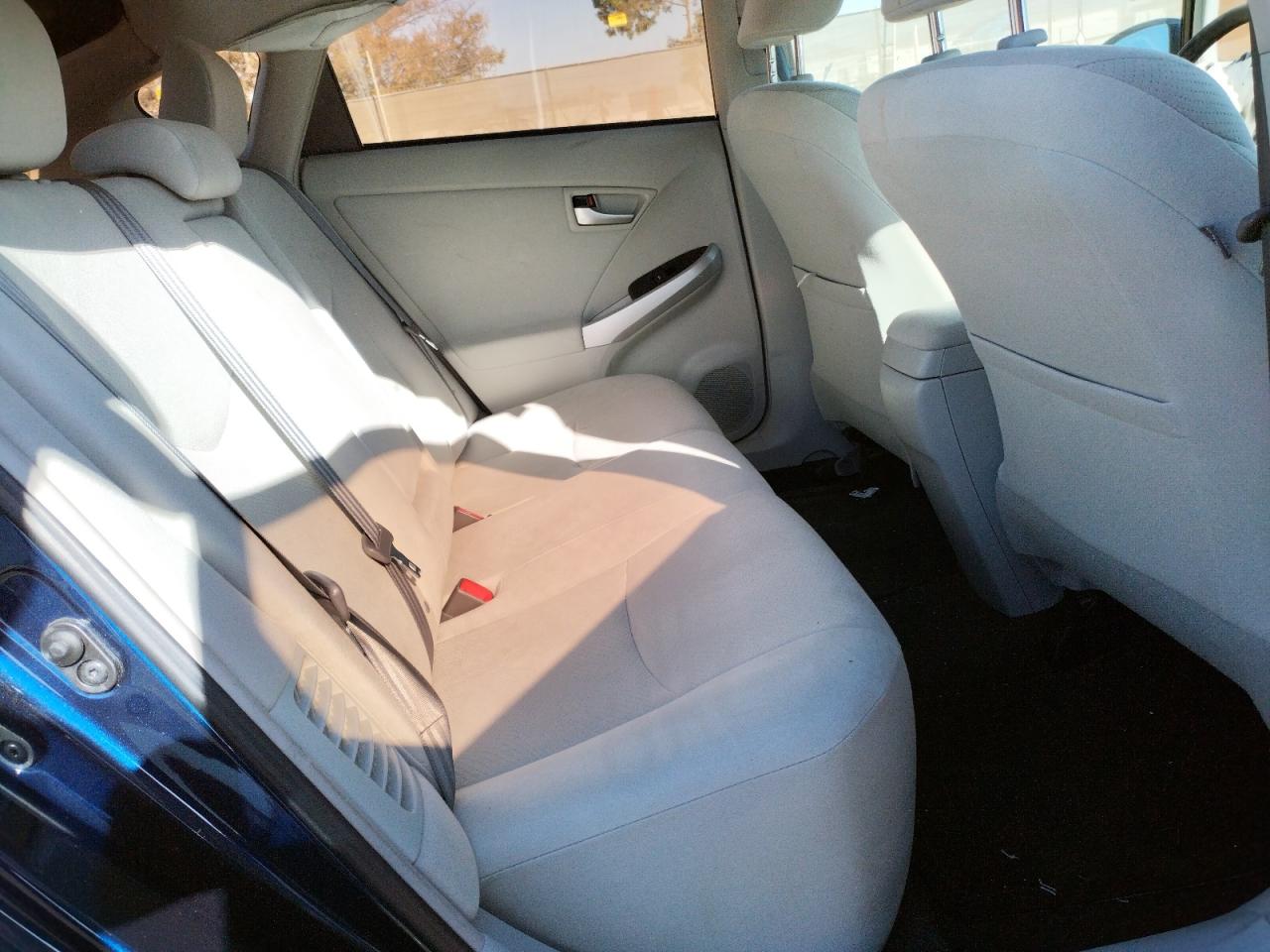 Photo 6 from auction – 2015 TOYOTA PRIUS with VIN JTDKN3DU7F1932546