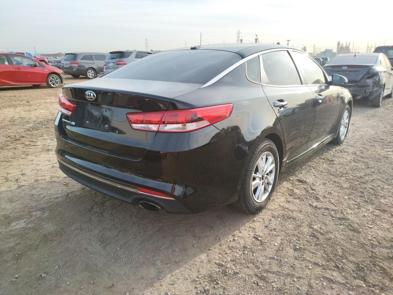 Photo 4 from auction – 2016 KIA OPTIMA LX with VIN 5XXGT4L32GG051740