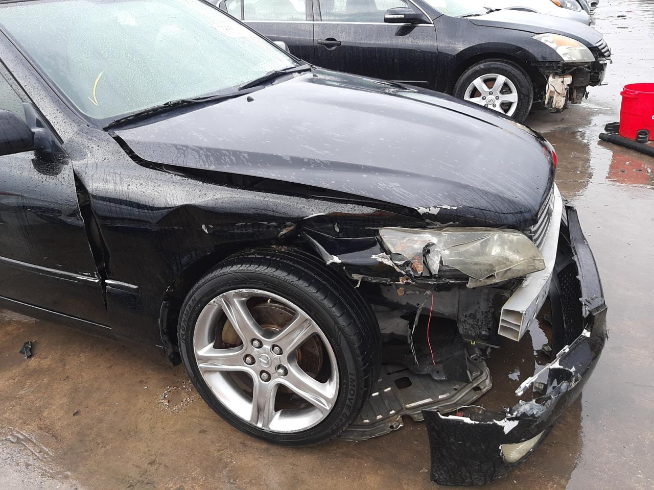 Photo 9 from auction – 2001 LEXUS IS 300 with VIN JTHBD182710030895
