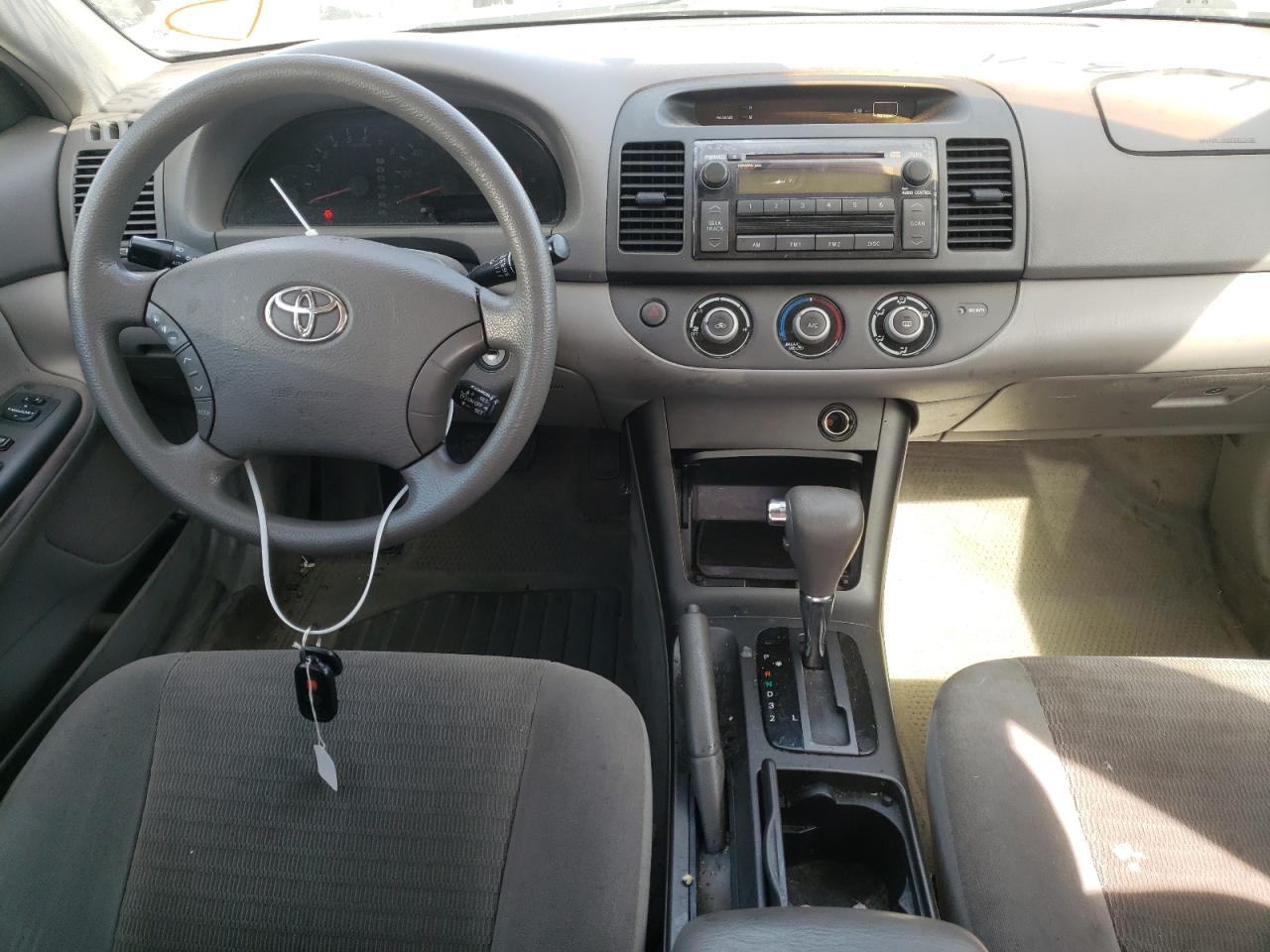 Photo 9 from auction – 2005 TOYOTA CAMRY LE with VIN 4T1BF32K75U590135