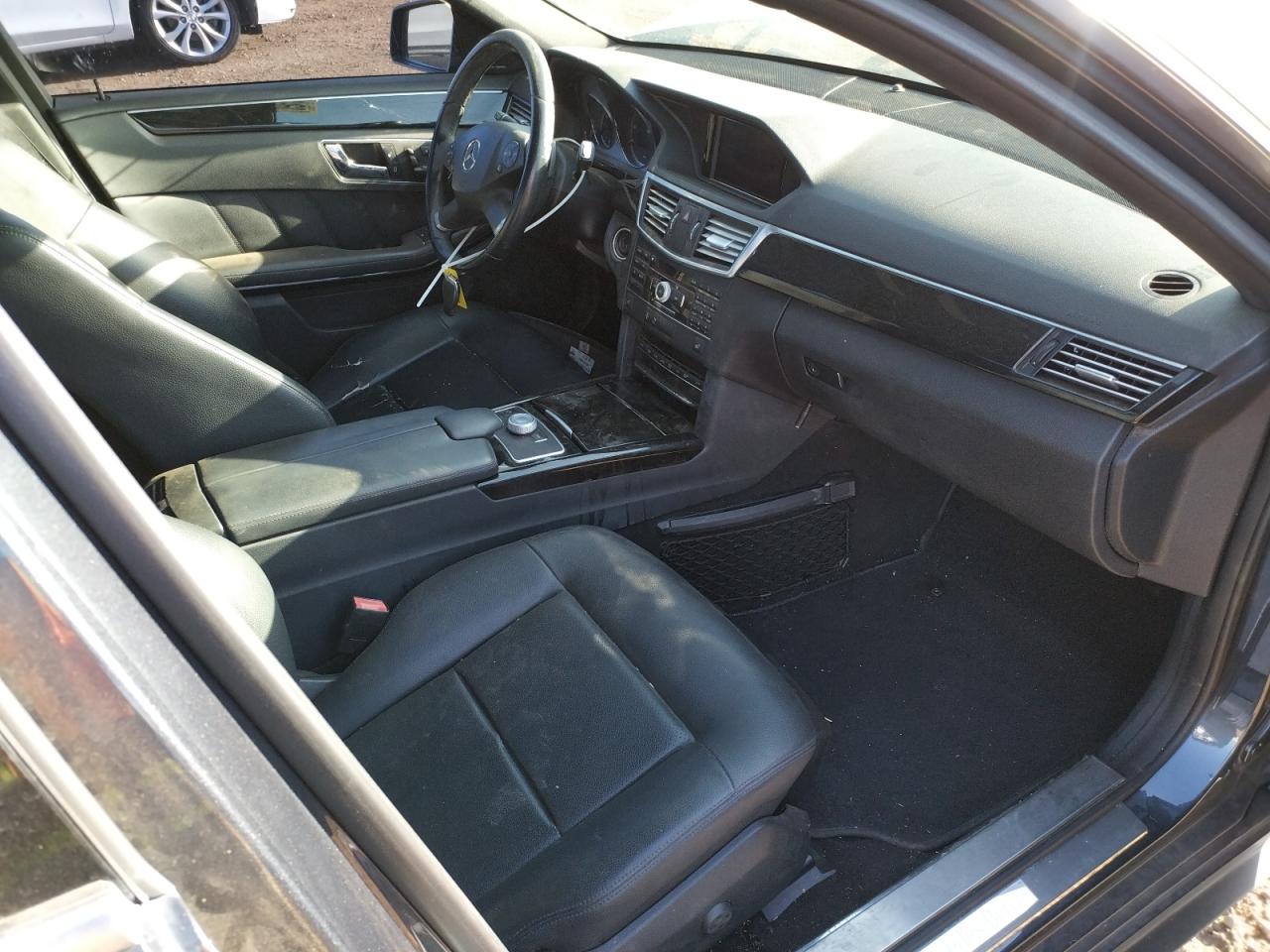 Photo 5 from auction – 2011 MERCEDES-BENZ E 350 with VIN WDDHF5GB8BA376390