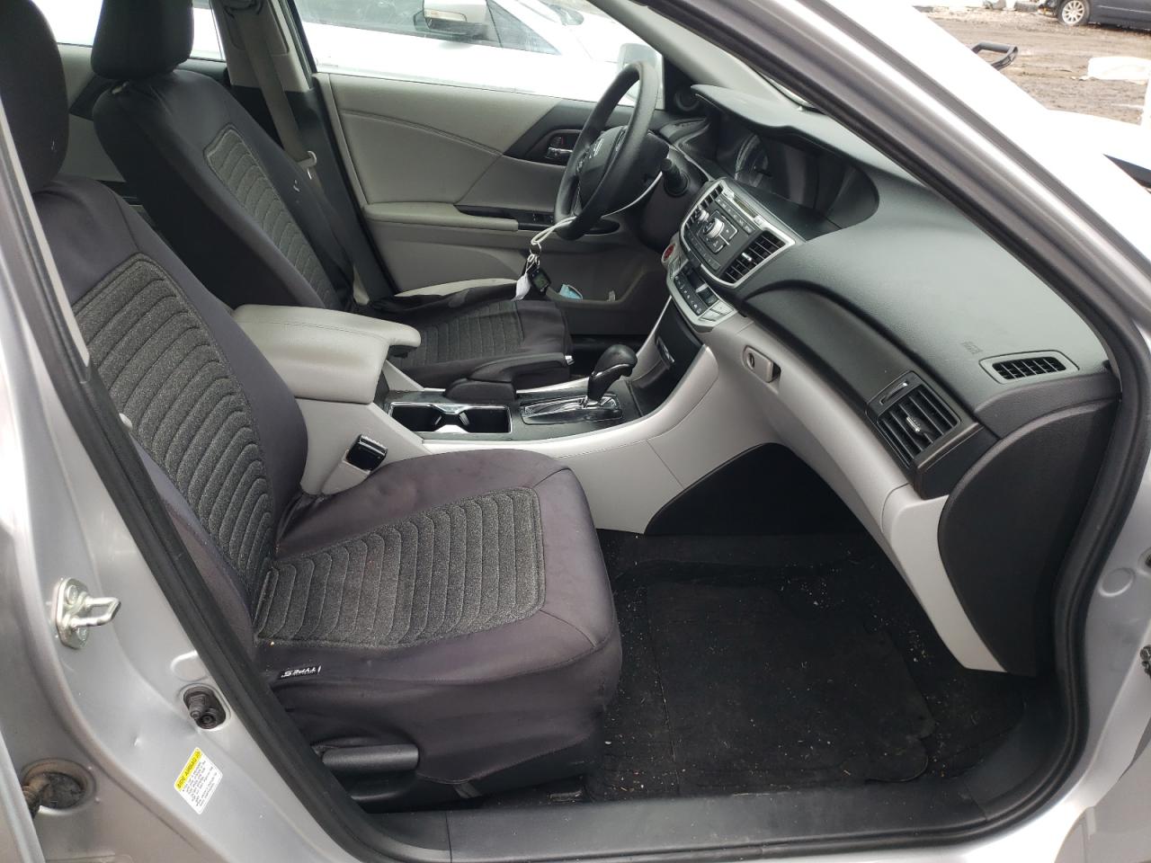 Photo 5 from auction – 2015 HONDA ACCORD EX with VIN 1HGCR2F70FA131212