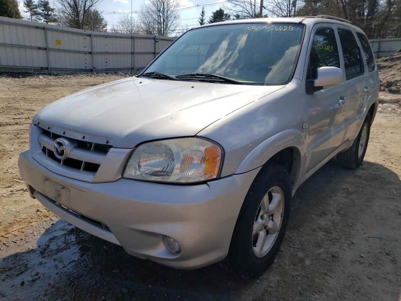 Photo 2 from auction – 2005 MAZDA TRIBUTE S with VIN 4F2YZ94145KM53131