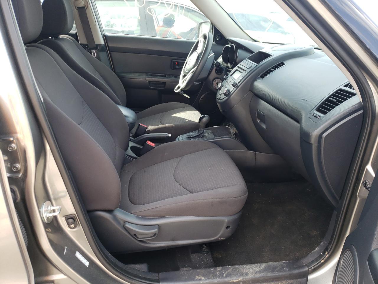 Photo 5 from auction – 2013 KIA SOUL with VIN KNDJT2A56D7635562