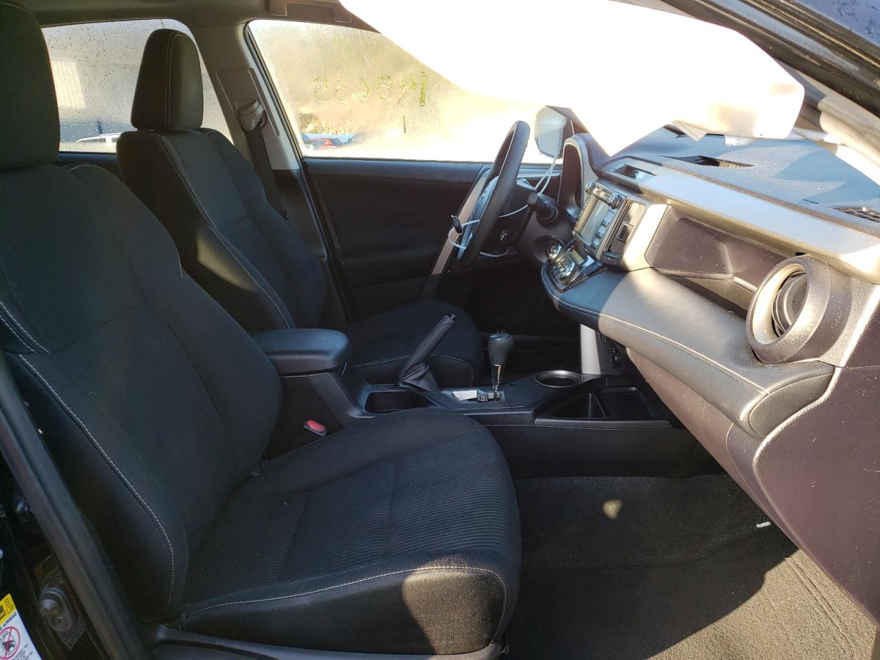 Photo 5 from auction – 2015 TOYOTA RAV4 XLE with VIN 2T3RFREV4FW258671