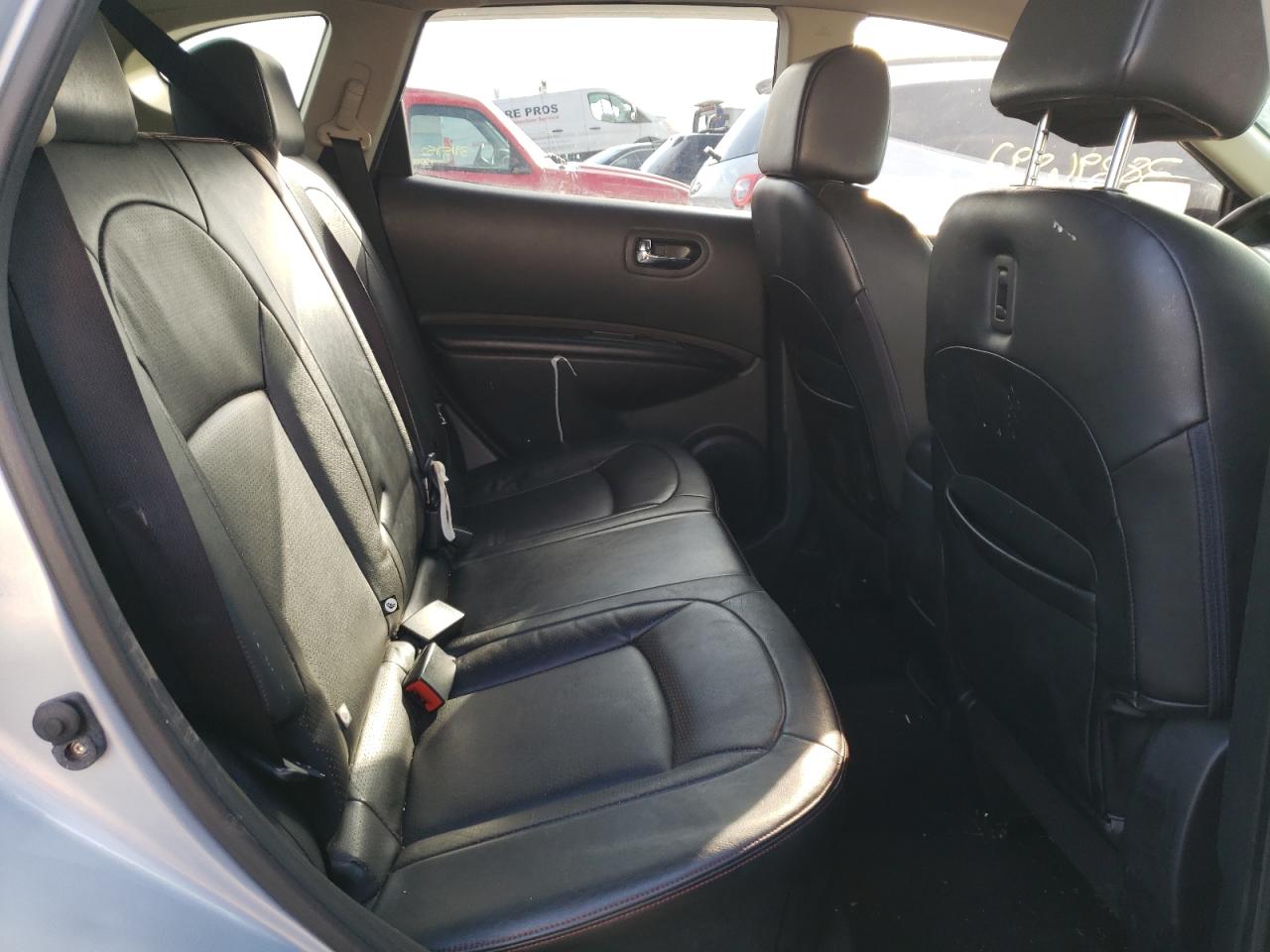 Photo 6 from auction – 2012 NISSAN ROGUE S with VIN JN8AS5MV7CW373317