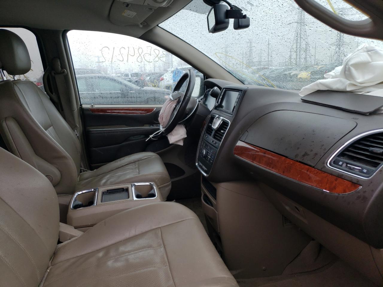 Photo 5 from auction – 2013 CHRYSLER TOWN & COU with VIN 2C4RC1CG3DR808139
