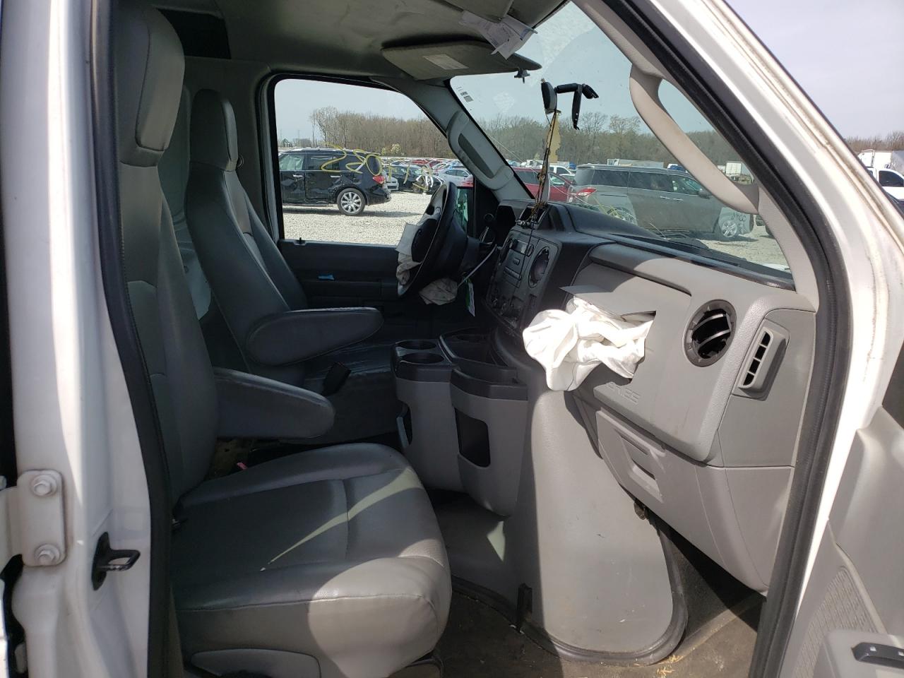 Photo 5 from auction – 2011 FORD ECONOLINE with VIN 1FTNE1EW8BDB39704