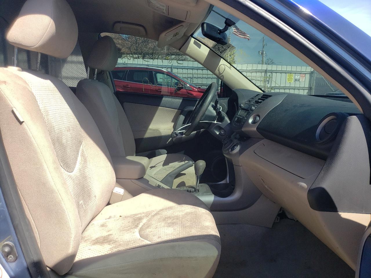 Photo 5 from auction – 2008 TOYOTA RAV4 with VIN JTMZD33VX85080779