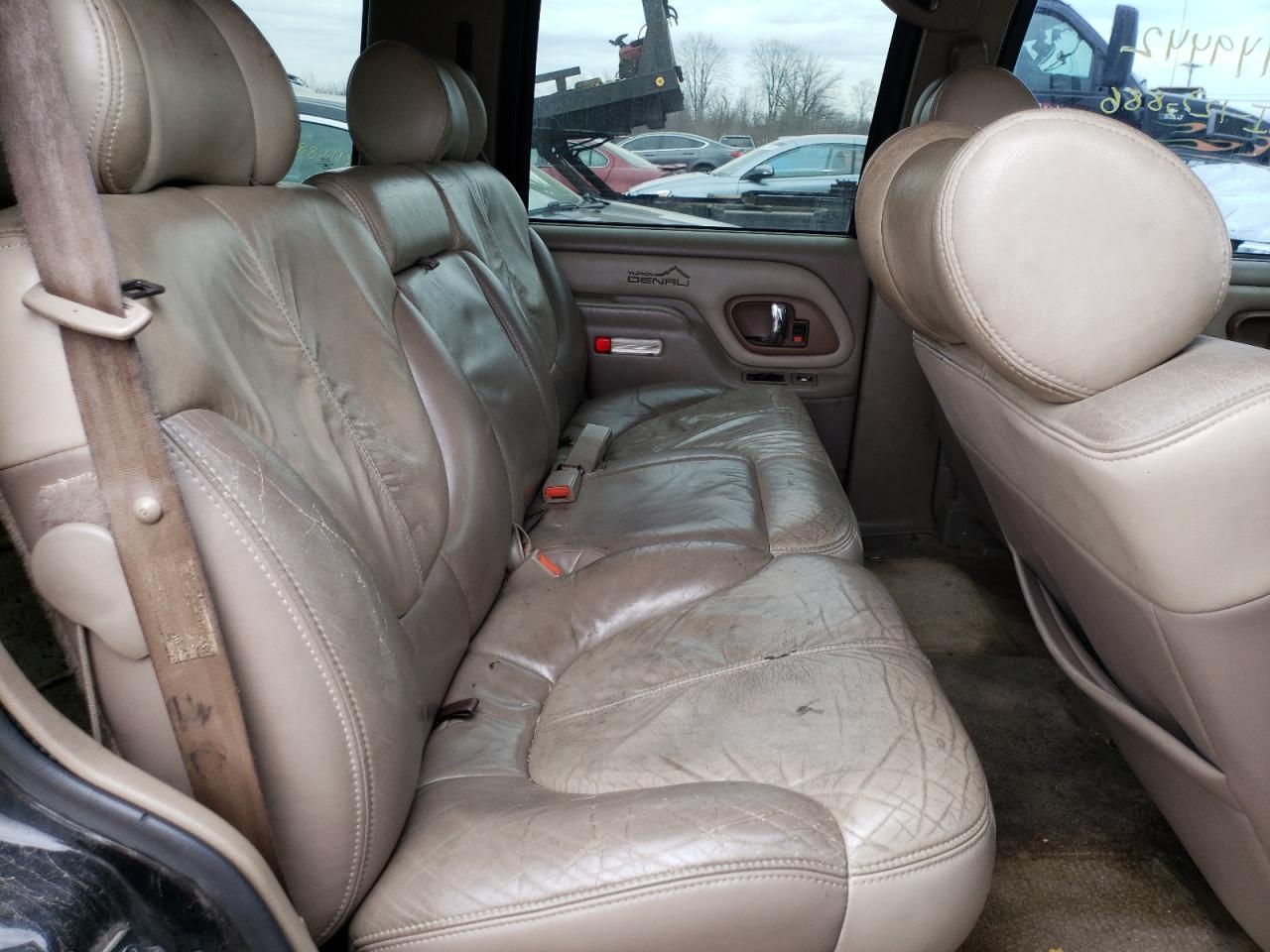 Photo 6 from auction – 2000 GMC DENALI with VIN 1GKEK63R8YR178974