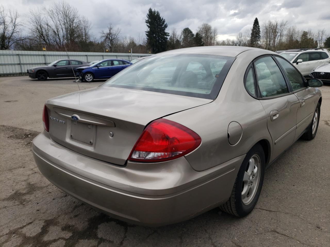 Photo 4 from auction – 2004 FORD TAURUS SES with VIN 1FAFP55S44A213682