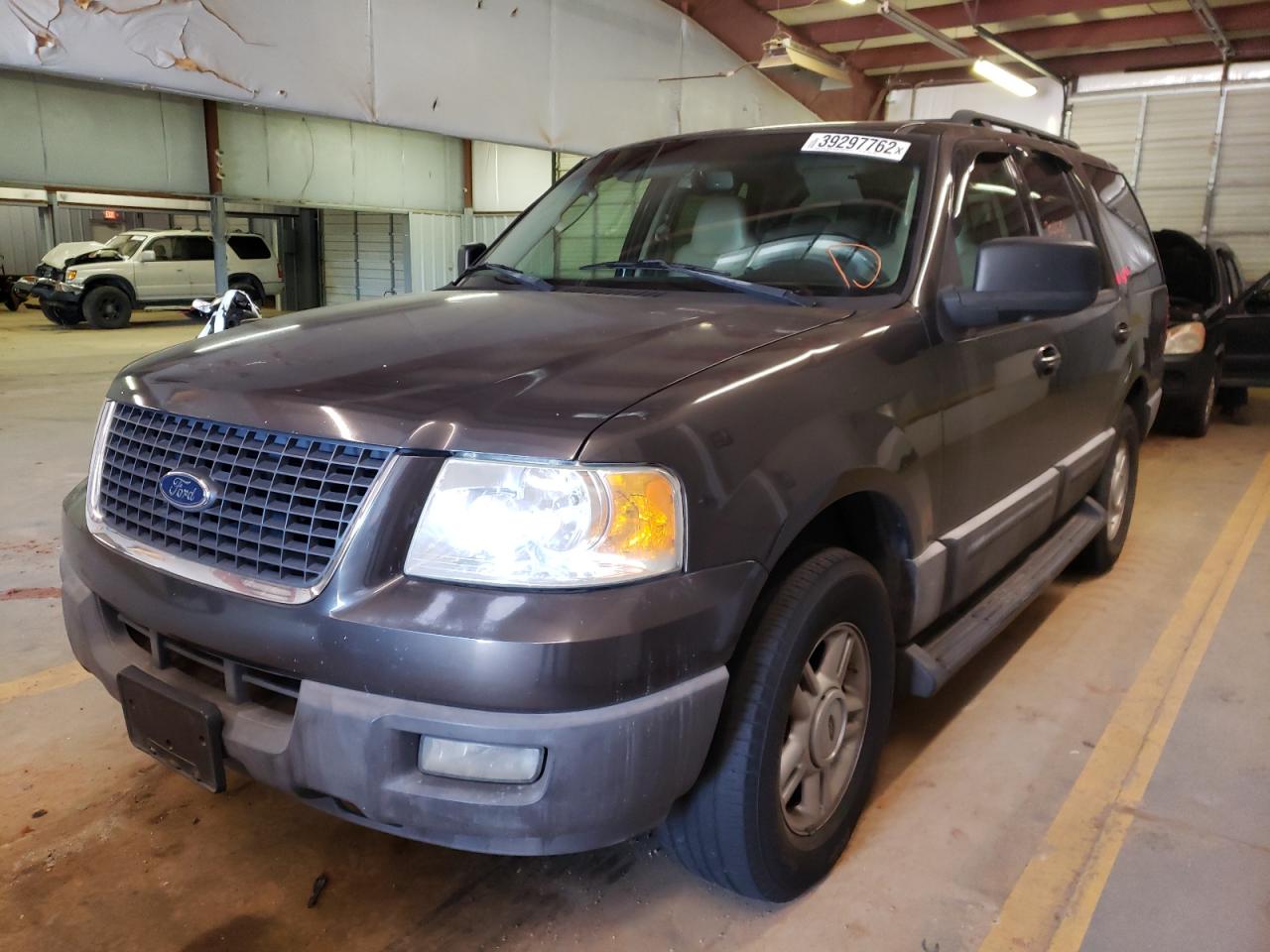Photo 2 from auction – 2006 FORD EXPEDITION with VIN 1FMPU15556LA11818