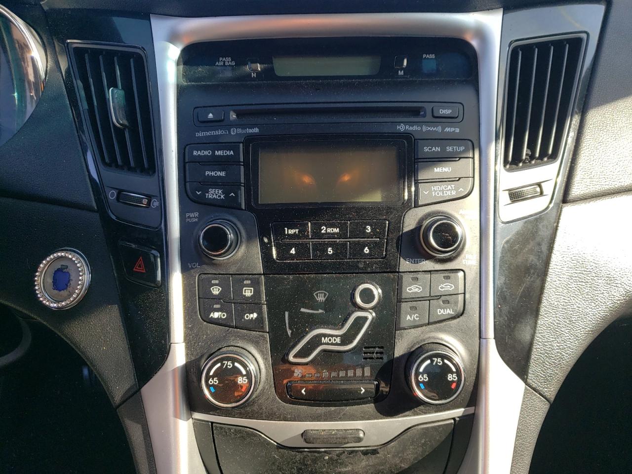Фото 9 с аукциона – 2012 HYUNDAI SONATA SE с VIN 5NPEC4AB1CH354301