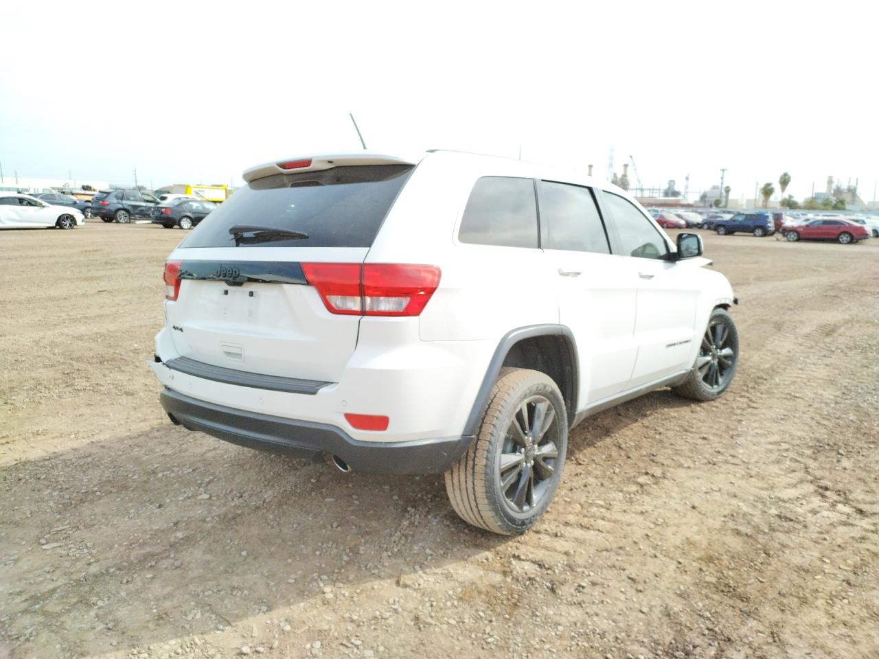 Photo 4 from auction – 2012 JEEP GRAND CHER with VIN 1C4RJFAT4CC354087