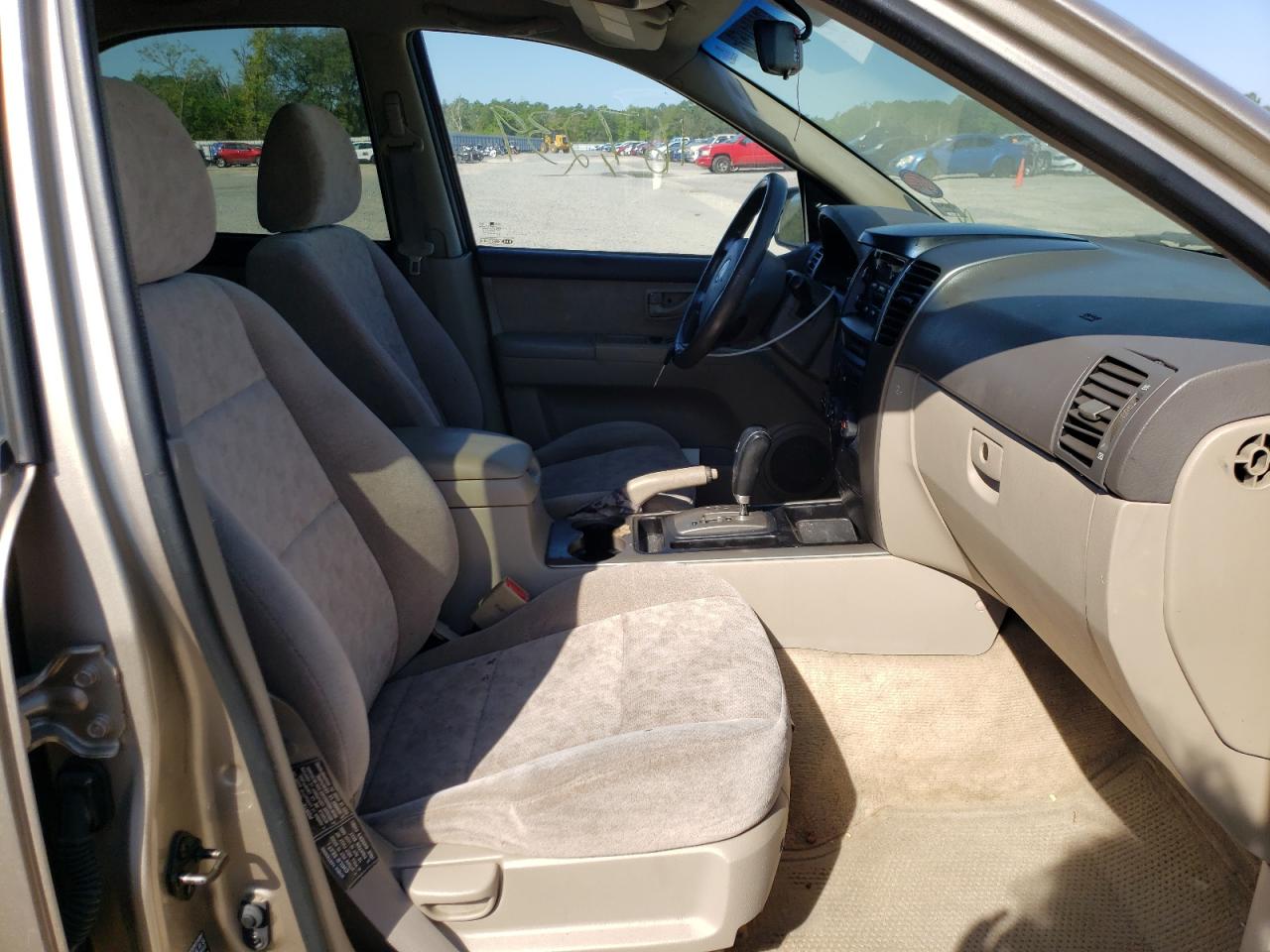 صورة رقم 5 من المزاد - 2005 KIA SORENTO EX مع VIN KNDJD733655420959