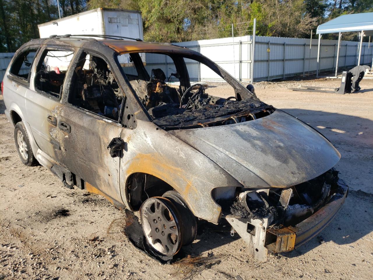 DODGE GRAND CARA 2004 with VIN 2D4GP44L34R615761 - Photo from auction