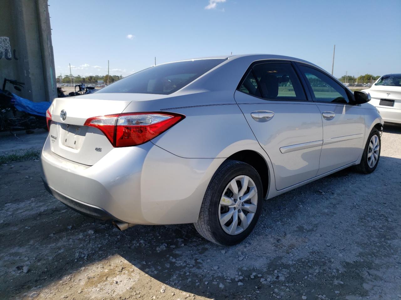 Photo 4 from auction – 2015 TOYOTA COROLLA L with VIN 2T1BURHE3FC381066