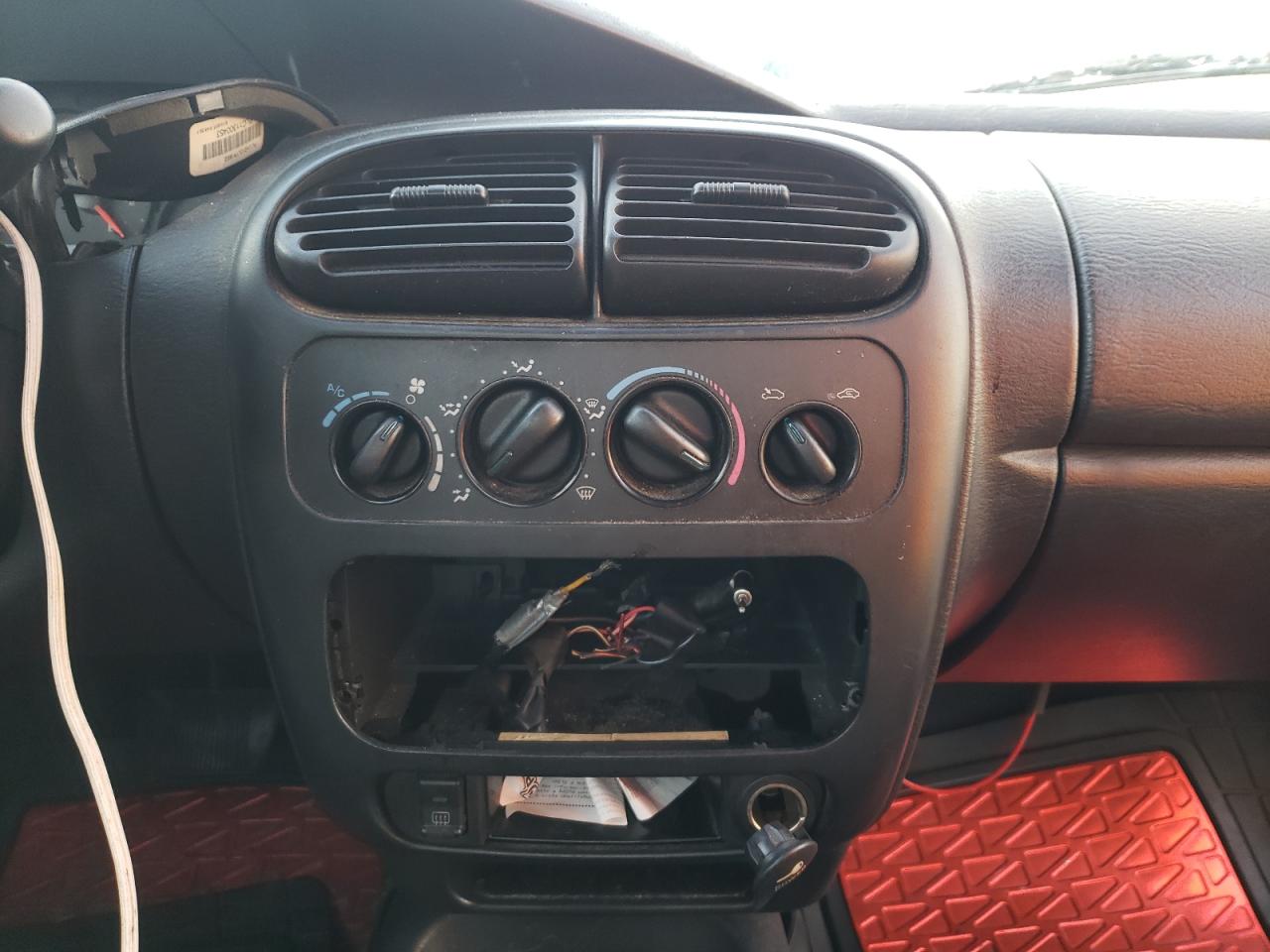 Photo 9 from auction – 2001 DODGE NEON SE with VIN 1B3ES46C91D280912