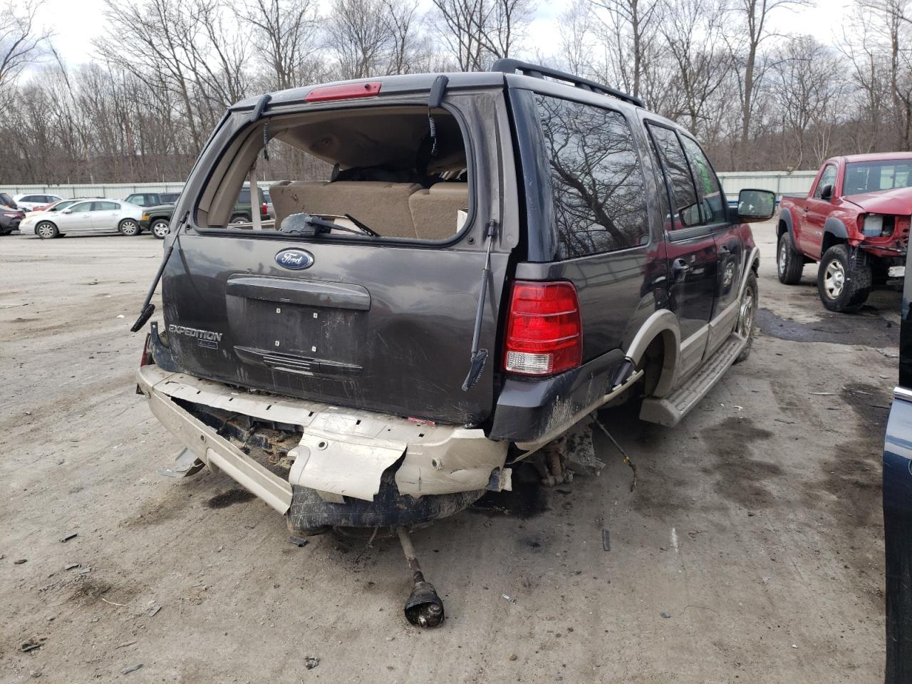 Photo 4 from auction – 2005 FORD EXPEDITION with VIN 1FMFU18505LA02319
