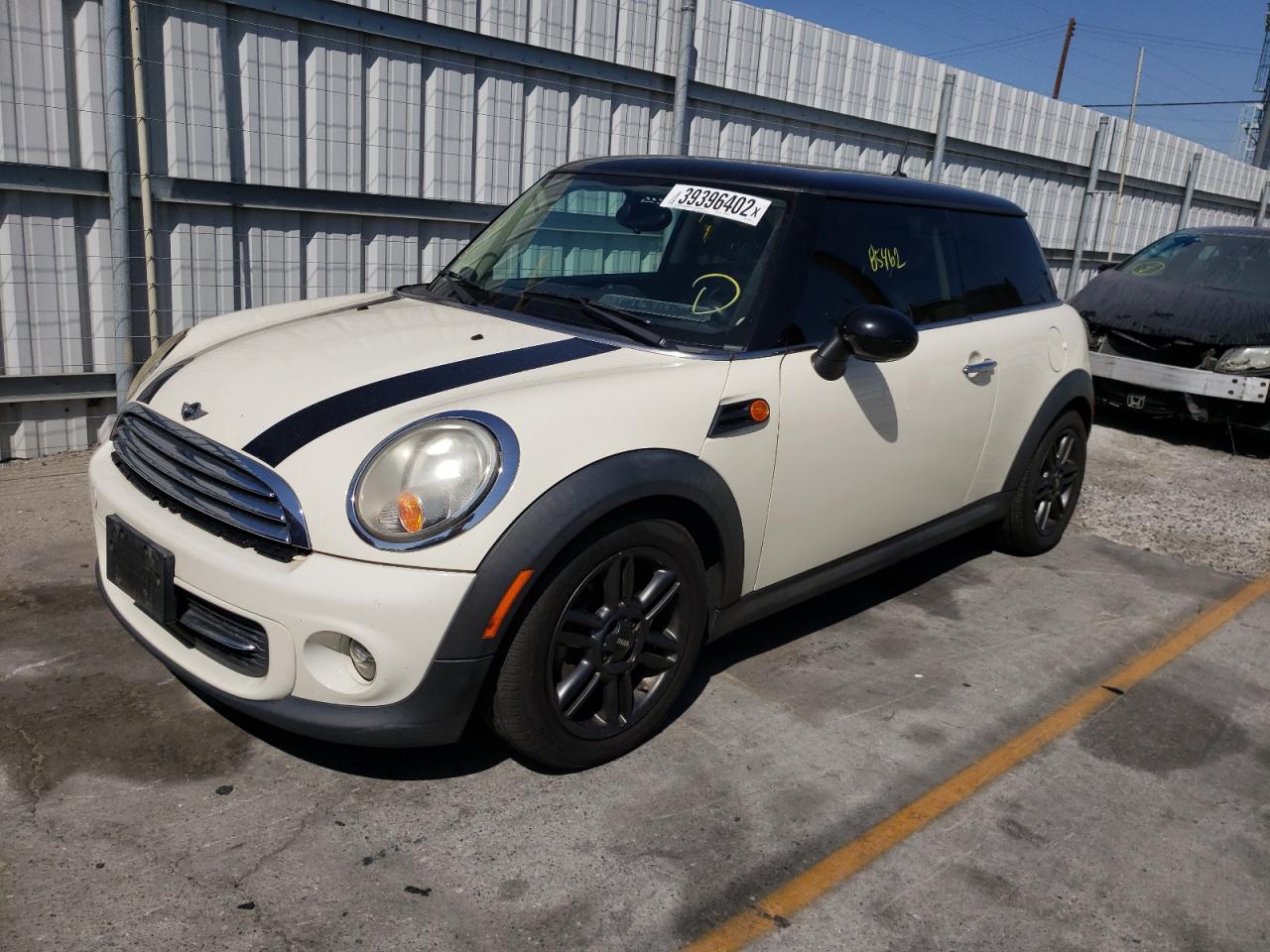 Photo 2 from auction – 2011 MINI COOPER with VIN WMWSU3C50BT092280