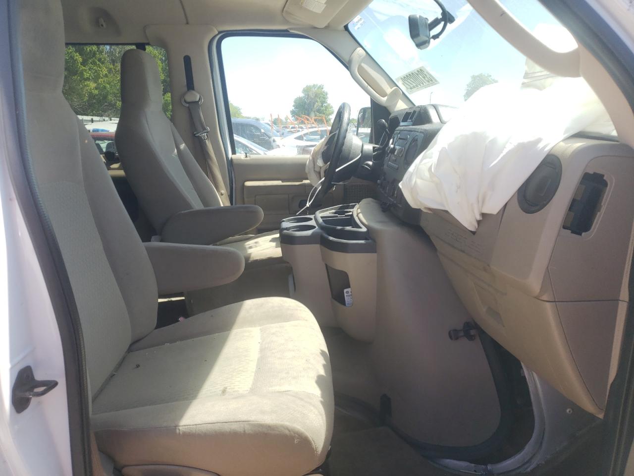 Photo 5 from auction – 2012 FORD ECONOLINE with VIN 1FBNE3BL4CDA77164