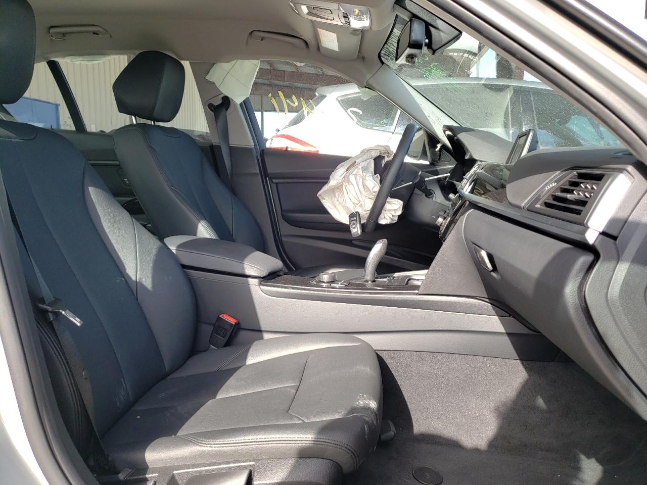 Photo 5 from auction – 2018 BMW 320 I with VIN WBA8A9C53JAH14387