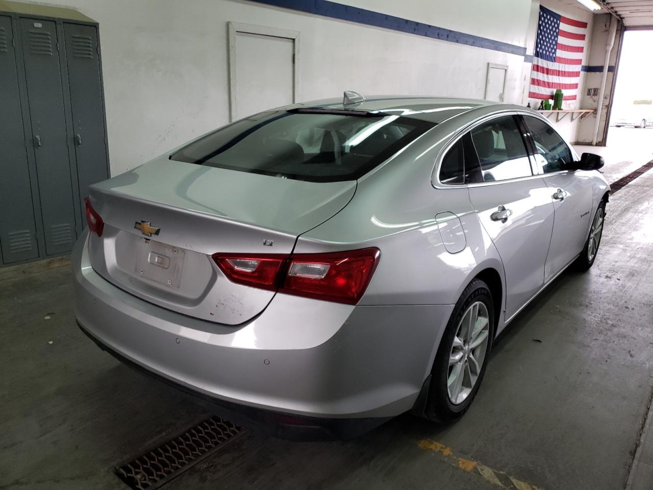 Photo 4 from auction – 2017 CHEVROLET MALIBU LT with VIN 1G1ZE5STXHF219613