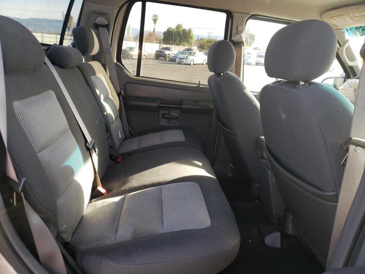 Photo 6 from auction – 2004 FORD EXPLORER S with VIN 1FMZU67K34UB90912