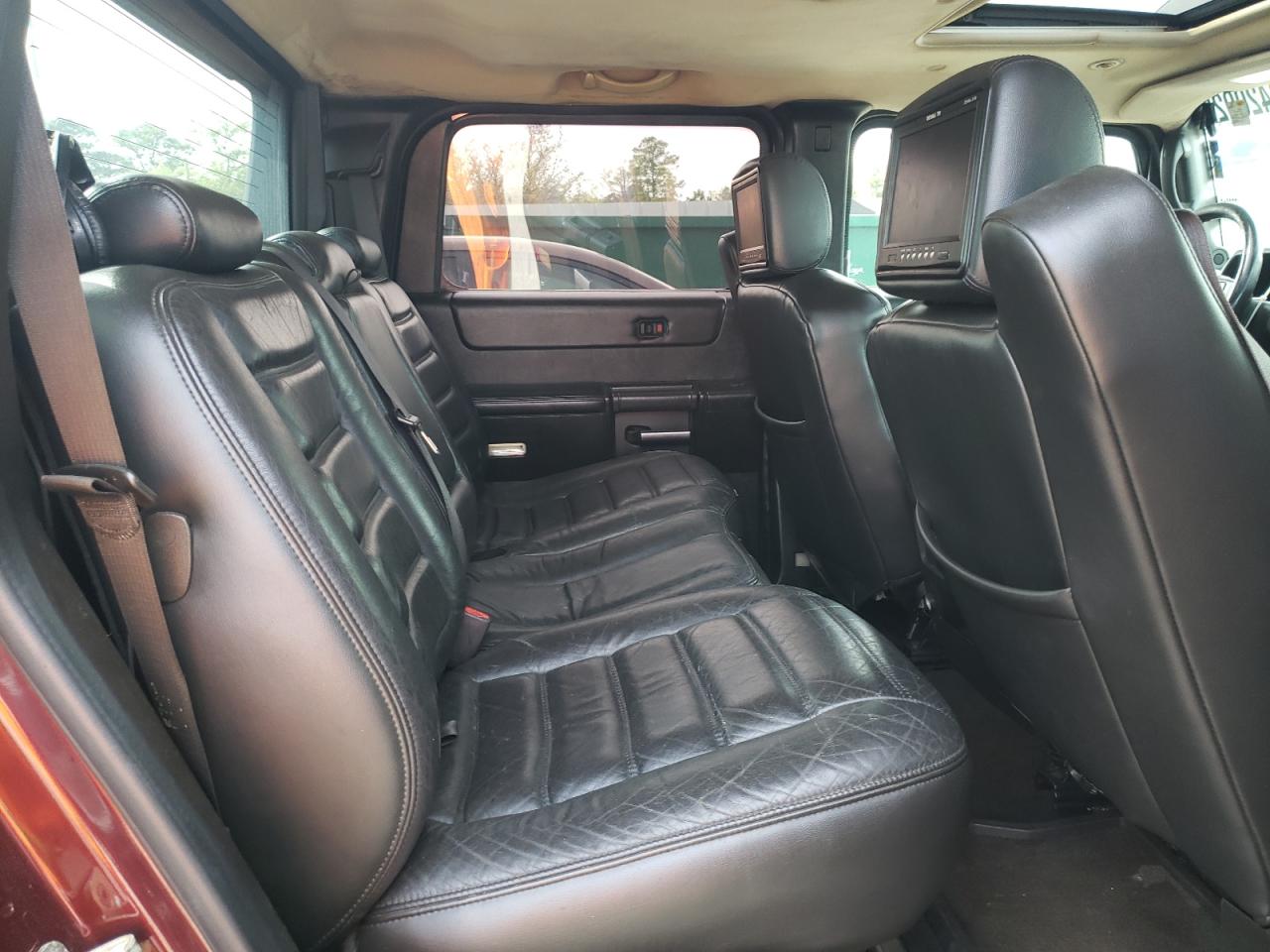 Photo 6 from auction – 2007 HUMMER H2 SUT with VIN 5GRGN22U57H106062