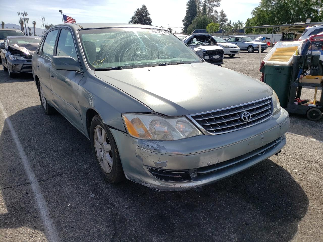TOYOTA AVALON XL 2000 with VIN 4T1BF28B93U289042 - Photo from auction