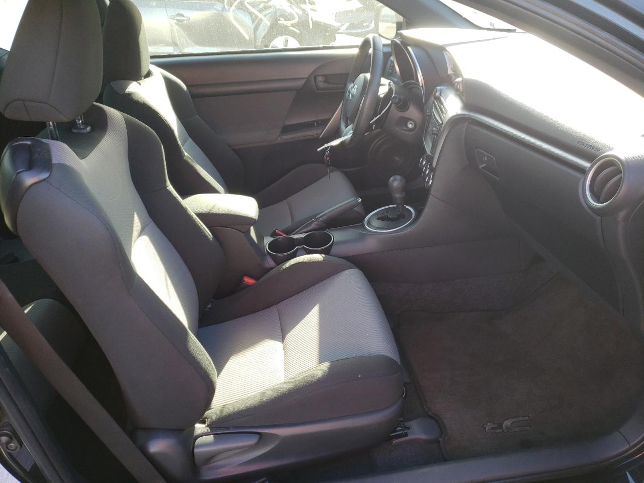 Photo 5 from auction – 2015 TOYOTA SCION TC with VIN JTKJF5C74FJ010034