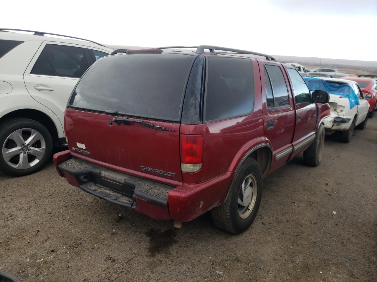 Photo 4 from auction – 2001 CHEVROLET BLAZER with VIN 1GNDT13W61K257272